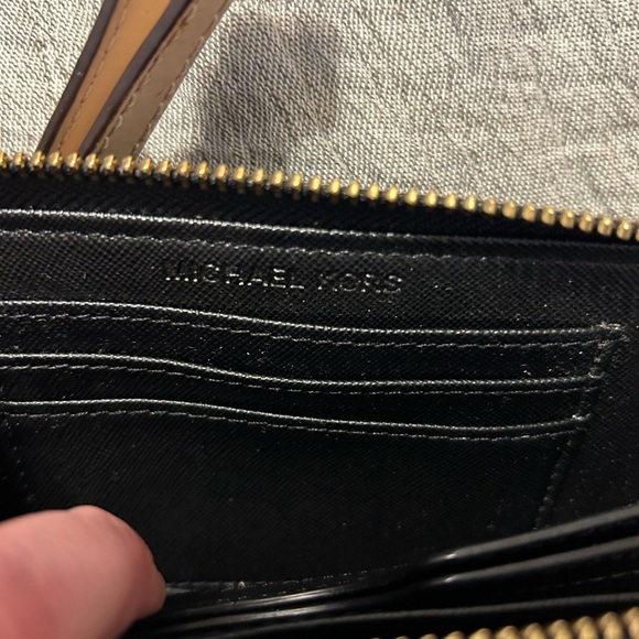 Michael Kors wristlet wallet - Picture 5 of 5